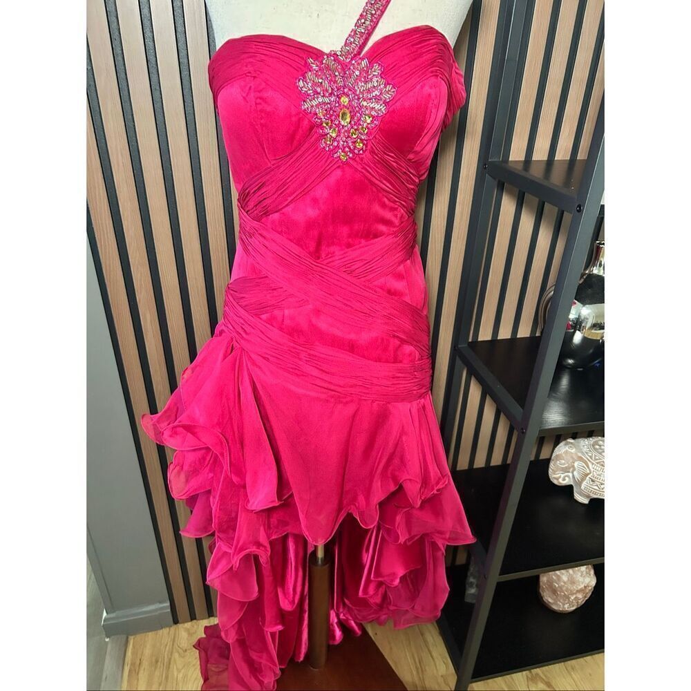 David’s bridal size 1/2 fusia dress y2k long train prom or homecoming
